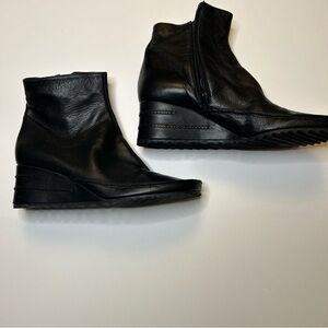 Via Spiga Black Leather Wedge Boots